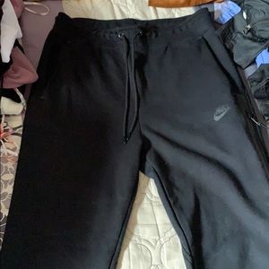 Black womens nike tech fleece pant